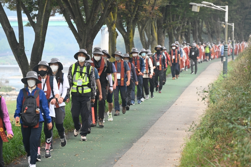 순례하는 대중들(거창구간) (5)